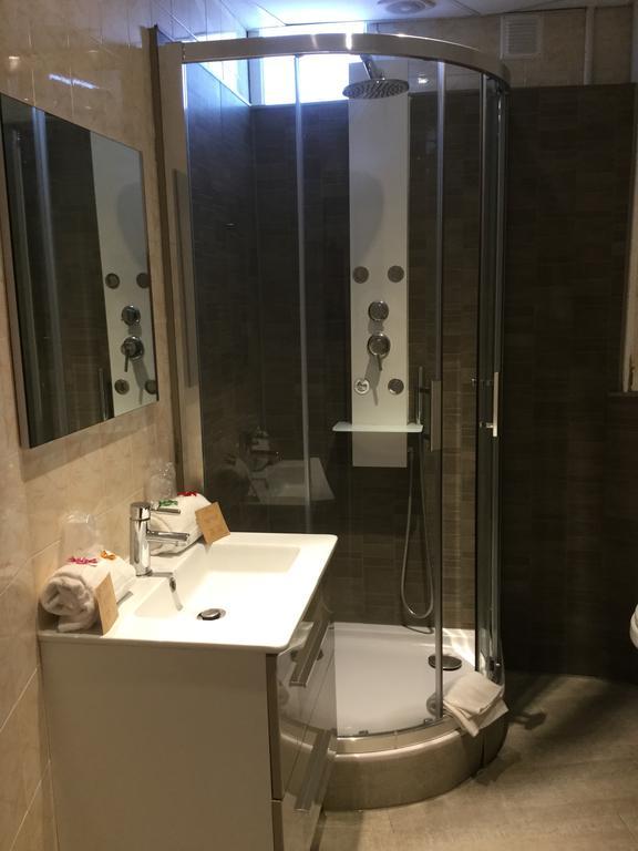 Hotel Restaurant Le 8 Mandelieu Dış mekan fotoğraf