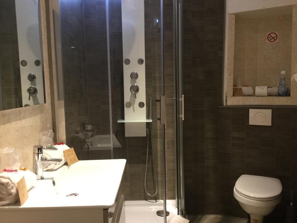 Hotel Restaurant Le 8 Mandelieu Dış mekan fotoğraf